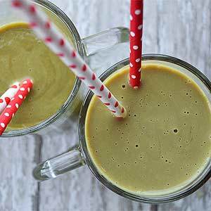 Cauliflower Smoothie with Blueberry and Cinnamon